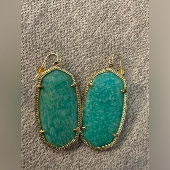 Kendra Scott Rayne green necklace and Danielle earrings set - Picture 3 of 5